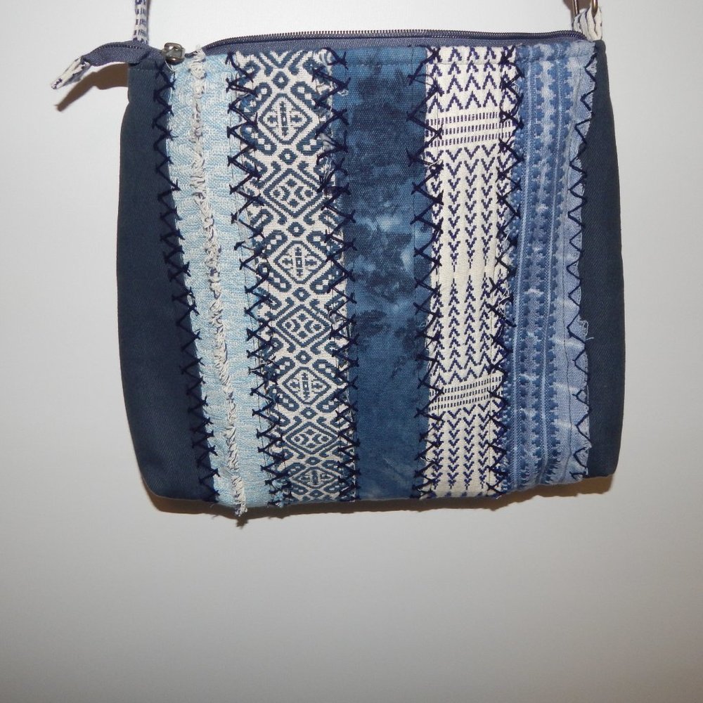 Demdaco Your Journey Indigo Cross Body Bag - Picture 7 of 7